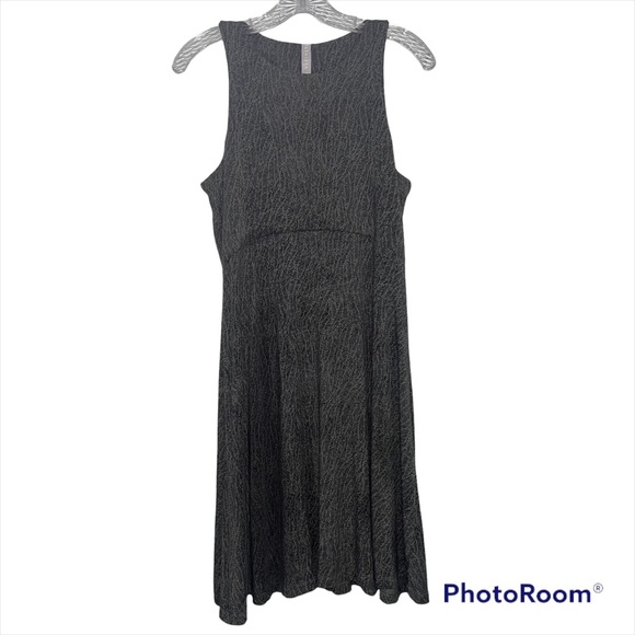 Dresses & Skirts - Athleta size Medium green and black stretchy sleeveless dress